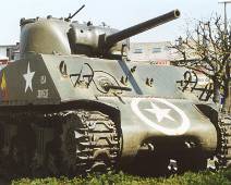 01A3_057_5706 Bastogne - Sherman M4A3 op wacht