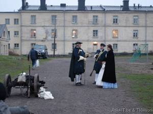 Suomenlinna Meestal wordt een fort gebouwd om een stad te beschermen. In Helsinki gebeurde het een beetje anders. Gebouwd door de...