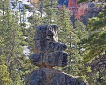 165_6564_E Bryce Canyon: Verdwaald beeld van Paaseiland of toevallige erosie?