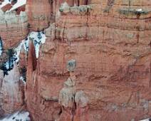 166_6620_E Bryce Canyon: Zonsondergang - het magische wit en geel van de rotsen wordt halsoverkop moka-bruin