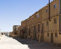 156_5690_E Skycity: Moderne Pueblo hoogbouw. In Mesa Verde kan je zien dat dit al lang gebeurt.