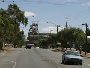 BrokenHill Australië heeft een enorme rijkdom aan mineralen. In Broken Hill heeft de BHP maatschappij al fortuinen uit de grond...