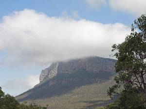 Grampians Australië is in feite nogal vlak met af en toe een heuvel. Wanneer je dan echte rotsen, valleien en verre zichten tegen...