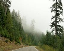 100_0524_F Neem maar afscheid van het zonlicht ... Mt Rainier steekt zijn hoofd in de wolken