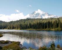 100_0612_F Mount Rainier weerspiegeld in Reflection Lake (een echt originele naam).