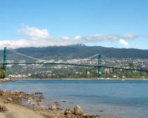 F00_4844 Lions Gate Bridge met Capilano en North Vancouver. Hier zijn volgend jaar de winterspelen