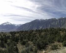 F01_1344-50 US-395: Owens Valley Outlook - Panorama van de Sierras