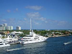 Fort Lauderdale Bij een cruise denkt iedereen aan Miami als vertrekpunt maar de haven van Fort Lauderdale is het echte startpunt van de...