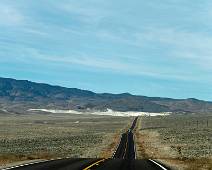 S00_5816 US 6 - Met een vers likje verf en een geurend laagje asfalt op enkele kilometers van Californië.