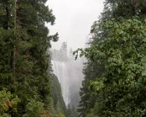 S00_8474 John Muir Trail - een laatste blik op de Vernal Falls