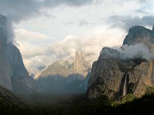 Yosemite Valley Zichten her en der uit de centrale vallei van Yosemite.