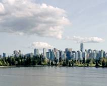 F01_6959 Stanley Park met downtown Vancouver als achtergrond