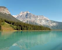 S01_6165 En daarom noemt het meer dus Emerald Lake. Moet er nog groen water zijn?