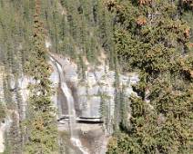 S01_6259 AL-93: Lief watervalletje van enkele honderden meters hoog, op Parkers Ridge