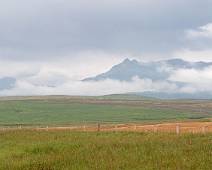 S01_5401-11 AL-2: Grenspunt Chief Mountain. Glacier NP ligt verborgen in de regenwolken