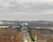 S01_8618 Arlington National Cemetary - Arlington Memorial Bridge en Memorial Avenue met vooraan het graf van JFK