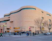 S01_9411 Museum over de Amerikaanse Indiaan, een van de modernste architecturen in DC