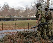 S01_8717 Vietnam Veterans Memorial - voor altijd wakend over hun gevallen kameraden