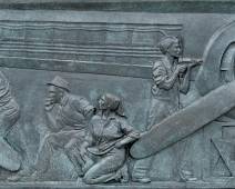 S01_8558 WO2 Monument - Atlantische Fries, Rosie the Riveter