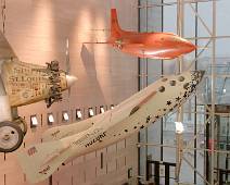 S01_8776 Milestones of Flight - SpaceShipOne, Spirit of St.Louis en Bell X-1