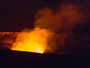 Hawai'i Volcanoes NP Hawaii bestaat enkel uit vulkaan. Het is dus wel een beetje grappig om een stukje ervan Hawaii Volcanoes te noemen. We...