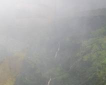 S02_2857 Heliflight - Watervallen in de mist