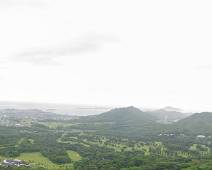 S02_3826-Pano Nu'uanu Pali Lookout - het weer zit niet mee anders had je hier een paradijselijk uitzicht