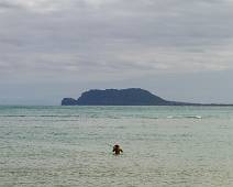 S02_4143 Kualoa strand - nog een loos vissertje