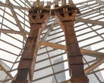 T00_0376 Memorial Museum - de nieuwe WTC 1 gevangen in de Tridents