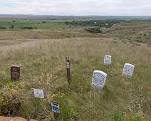 T00_2571 Indian Memorial Trail - Indianen vochten aan beide kanten en sneuvelden naast elkaar.