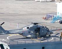 B00_0180 Frans Oorlogschip - Helicopter staat klaar voor de aanval