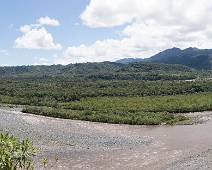 C00_6797-Pano Aan de oevers van de Rio Pastaza, een kleine bijrivier van ... de Amazone.