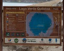 C00_7709 Net als Crater Lake is Quilotoa een meer geworden in een uitgedoofde vulkaan.