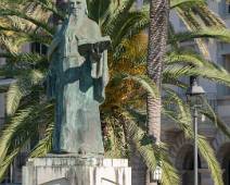 P1020638 Momument van Ramon Llull . Hij was een op Majorca geboren schrijver, filosoof, dichter en theoloog. Hij wordt beschouwd als de eerste belangrijke schrijver in...