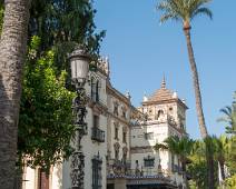 P1010677 Hotel Alfonso XIII is een hotel in de Andalusische hoofdstad Sevilla. Het werd gebouwd als luxeaccommodatie voor de wereldtentoonstelling van 1929 die...