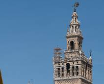 P1010832 De kathedraal van Sevilla met een minaret als toren.