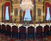 IMG_3323 Salons Napoleon - niet der ronde tafel van Koning Arthur maar de grote tafel van Napoleon III