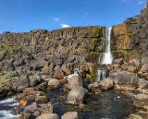 IMG_2591 In het noorden van het park vind je de Öxarárfoss. Deze waterval is onderdeel van de Öxará rivier en is de scheiding tussen de twee tektonische platen. De...
