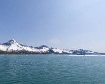 T02_7365 Aialik Bay - Aialik Glacier - Bergen vormen de ruggengraad van het Aialik schiereiland