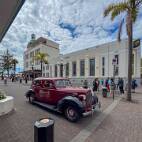 IXV_3158 Napier Foot Tour - ASB Bank Building en nog een Packard