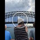 IMG_0836 Afvaart - onder de Harbour Bridge door