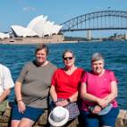DSC01491 In de zon aan Mrs Macquarie's Chair met het gekendste zicht van Sydney
