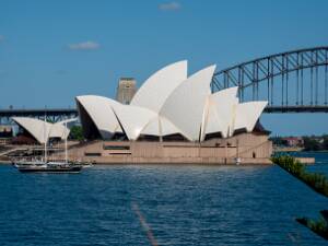 Sydney Met zijn iconische operahuis en het wereldgekende nieuwjaarsvuurwerk, een ideale plaats om onze land- en zeecruise Down...